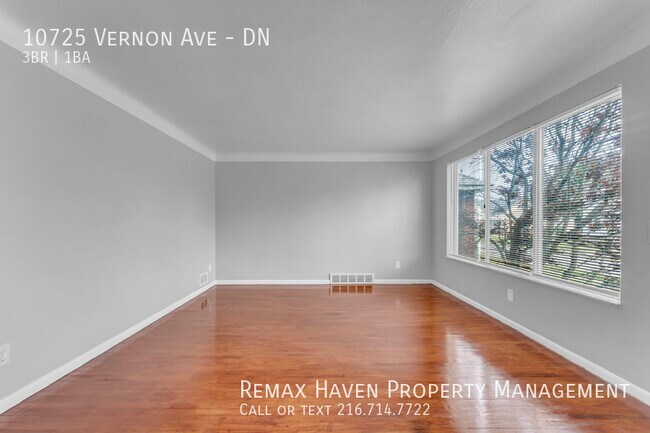 Building Photo - 10725 Vernon Ave