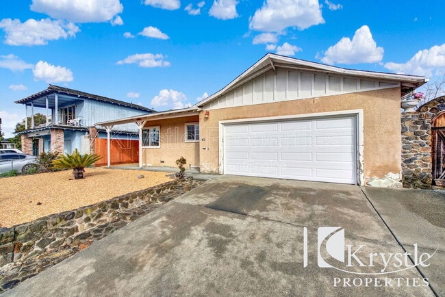 Building Photo - 126 Violet Dr