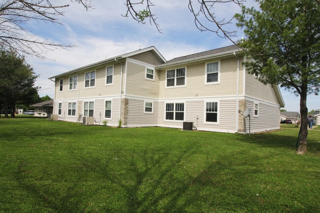 Building Photo - Lyn Crossing