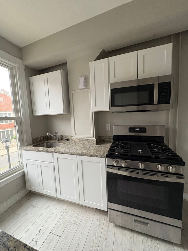 Building Photo - 83 Sachem St