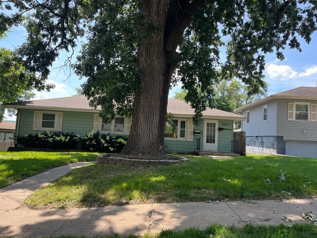 Photo - 9510 N 31st St House