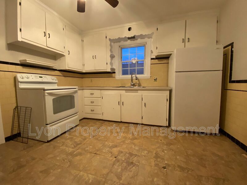 Primary Photo - 61 Durham St