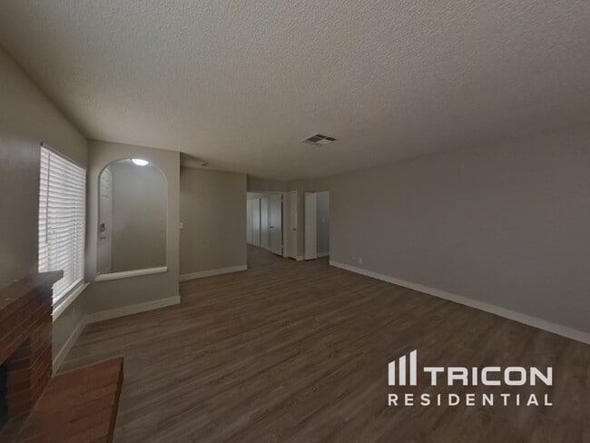 Building Photo - 523 Bayberry Dr