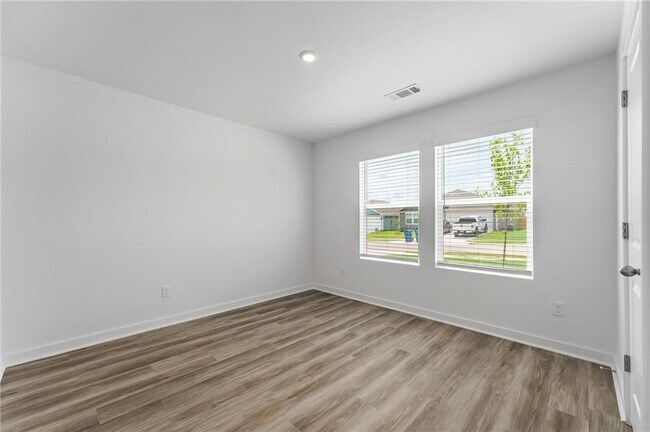 Foto del edificio - 404 NW Granny Smith St