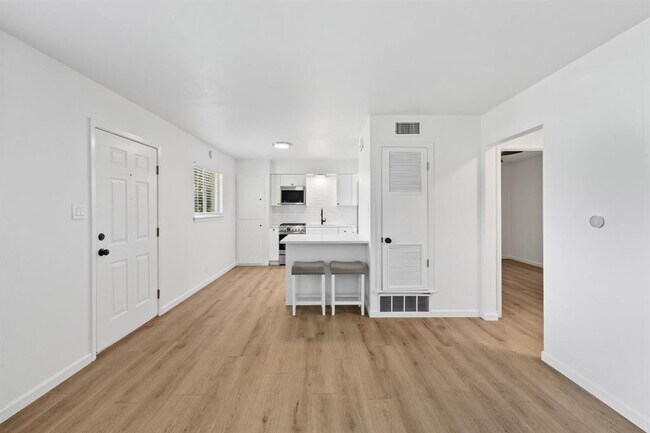 Foto del edificio - 806 E 13th St