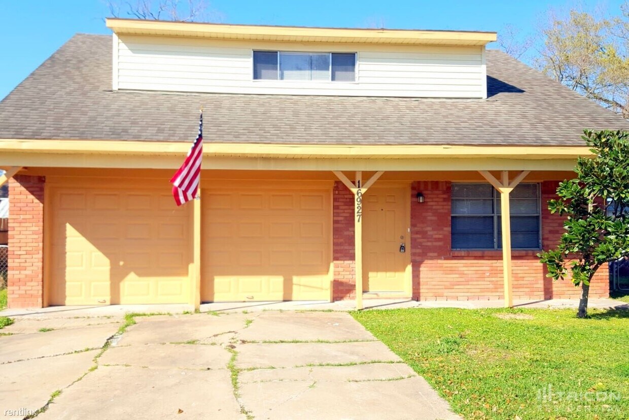 Primary Photo - 16927 Folsom Dr
