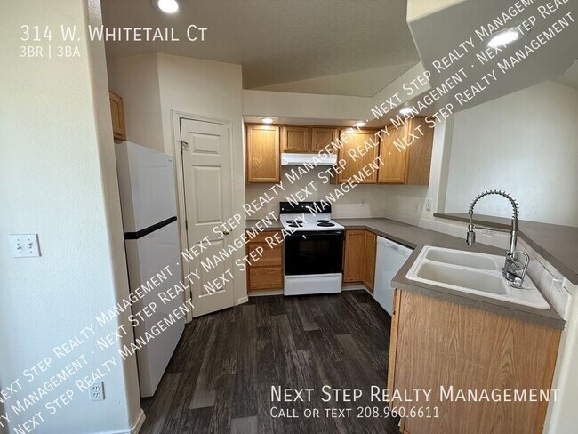Foto del edificio - 314 W Whitetail Ct