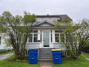 Building Photo - 105 N Polk St