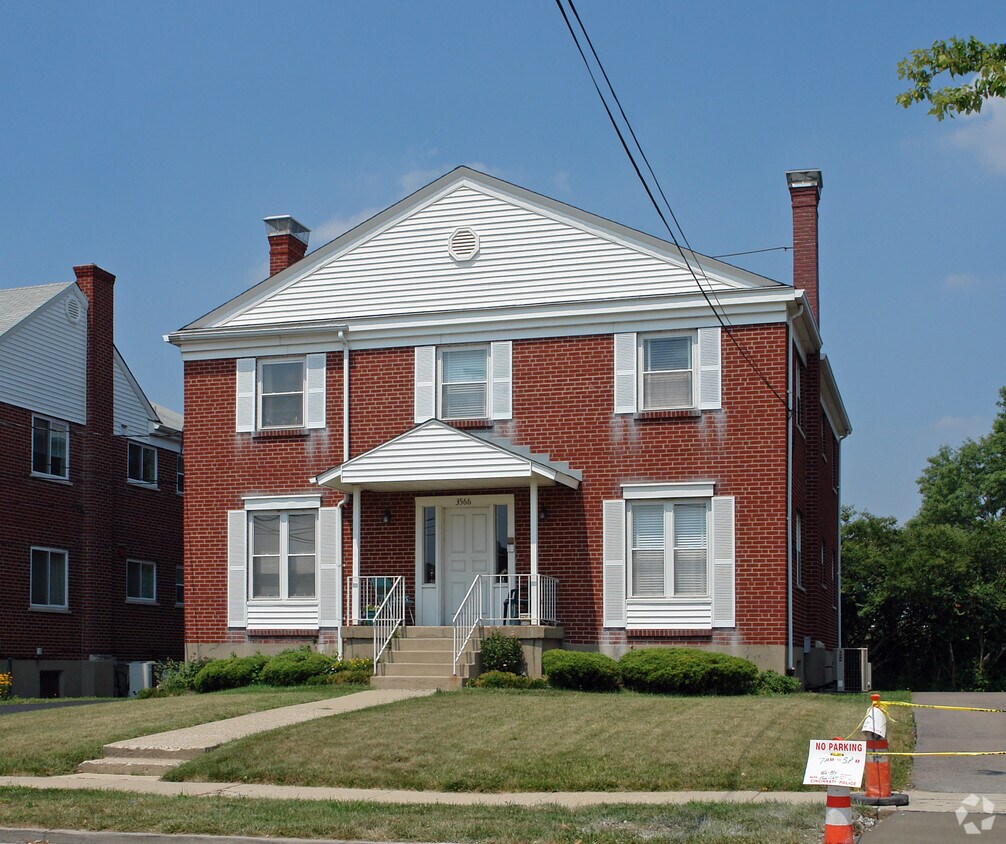 Building Photo - 3566 Schwartze Ave