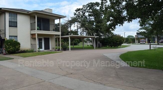 Building Photo - 114 Stagecoach Trail