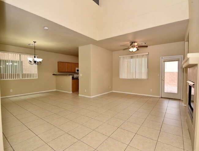 Foto del edificio - Beautiful Southwest 2-Story Home with Spacious Layout & Covered Patio