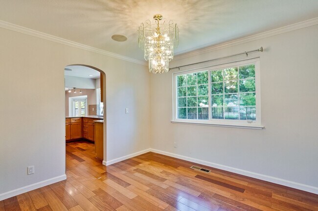 Foto del edificio - Spacious 3-Bed Almaden Valley Home with Bo...
