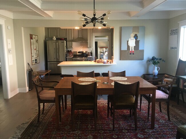 Foto del edificio - 3407 Montclair St
