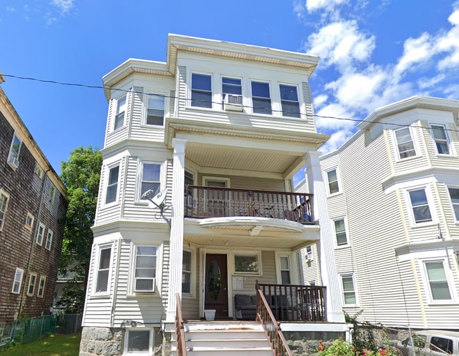 Building Photo - 16 Saint Marks Rd