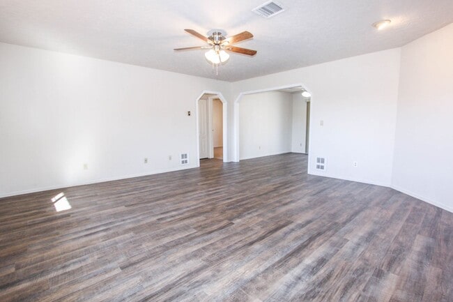 Foto del edificio - Three Bedroom Home in Prescott Valley