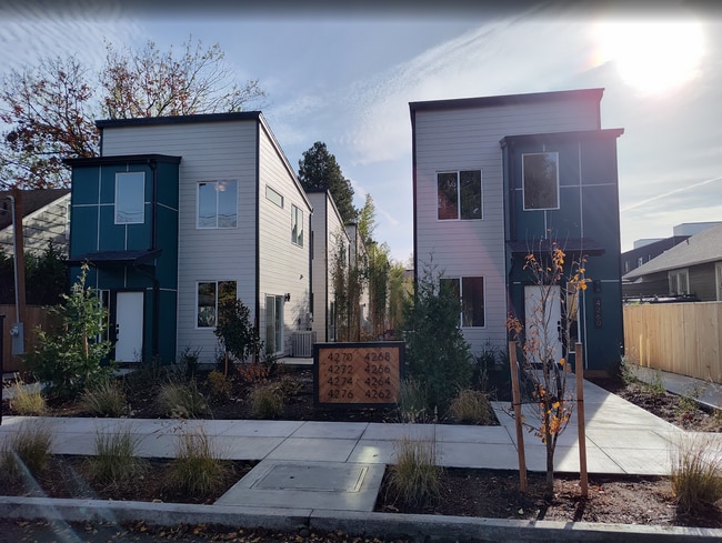 Photo - 4272 NE Going St House