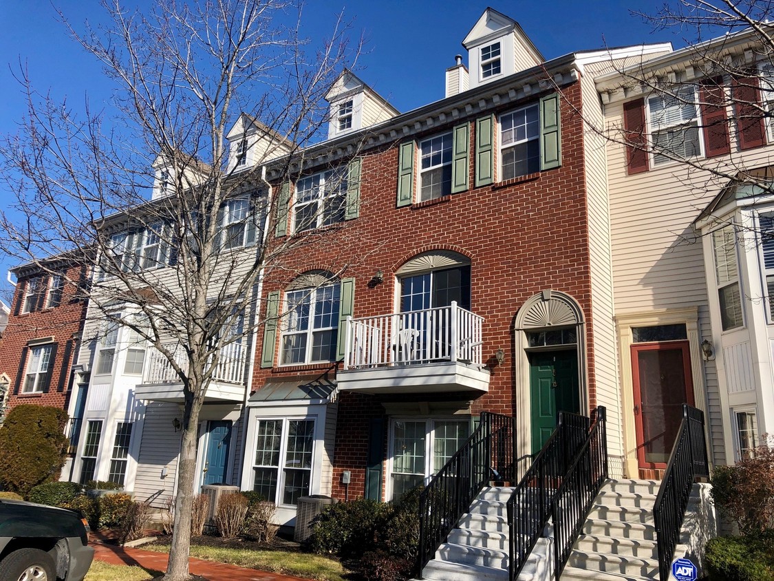 5 Mulberry St, Jersey City, NJ 07305 Condo for Rent in Jersey City