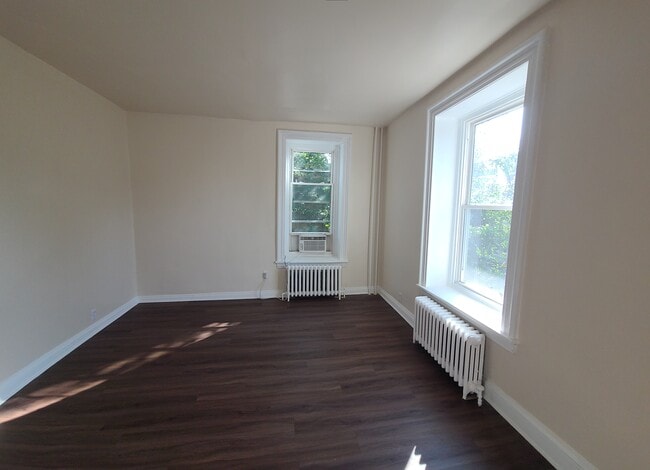 Building Photo - 412 W Chelten Ave