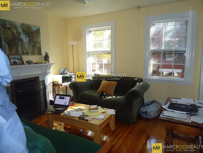 Building Photo - 14 Melrose St