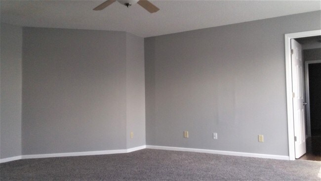 Foto del edificio - 2205 Shadowbrook Dr