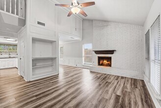 Building Photo - 3206 River Valley Dr