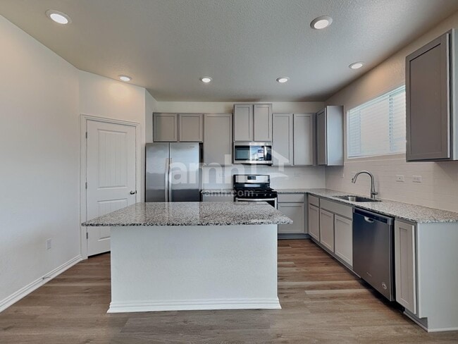 Building Photo - 2709 Lillybrook Ln