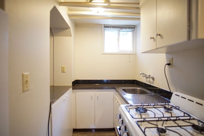 Foto del edificio - Charming & Unique John's Landing Studio: Close to Shops & Restaurants!