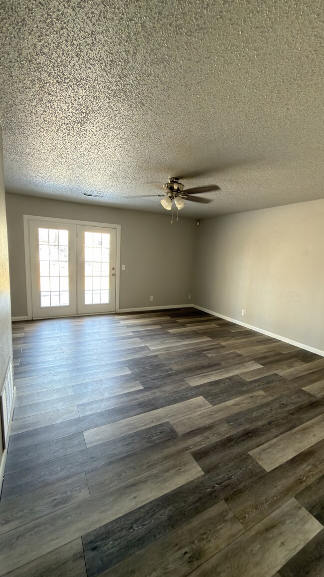 Foto del edificio - 150 W Kent St