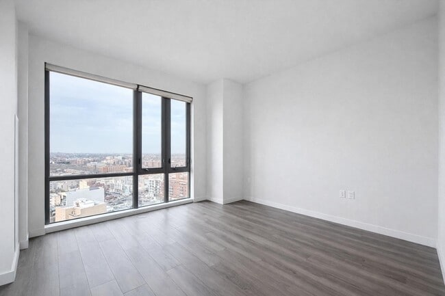 Building Photo - 1524 Sheepshead Bay Rd