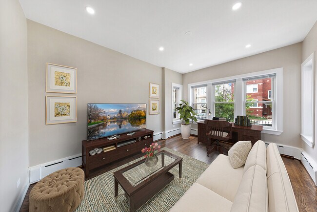 Foto del edificio - 3023 N Hamlin Ave