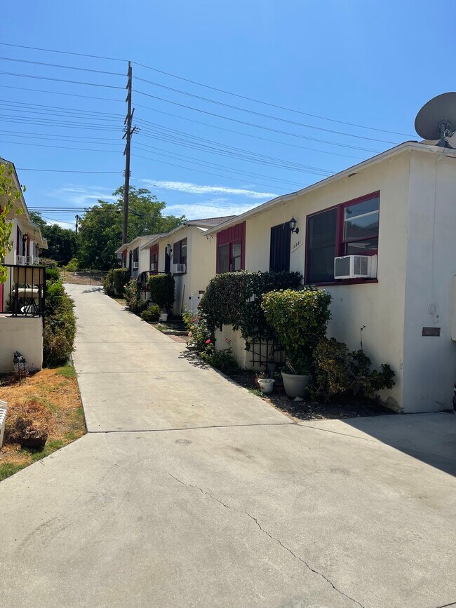 Foto del edificio - 10231 Hillhaven Ave
