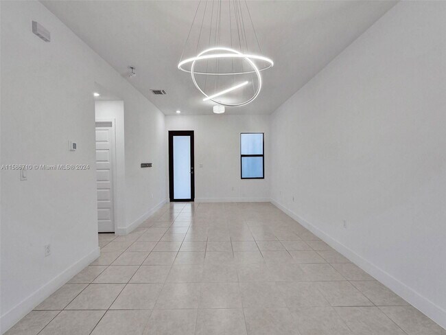 Foto del edificio - 8195 NW 104th Ave