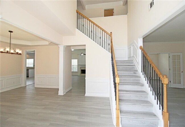Foto del edificio - 8155 Cavendish Pl