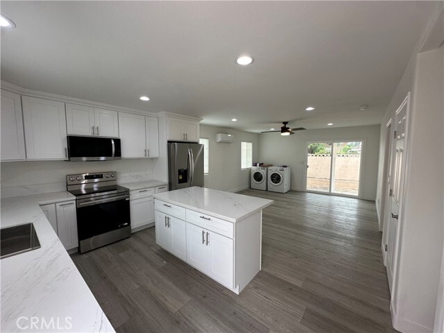Foto del edificio - 9517 Stoakes Ave