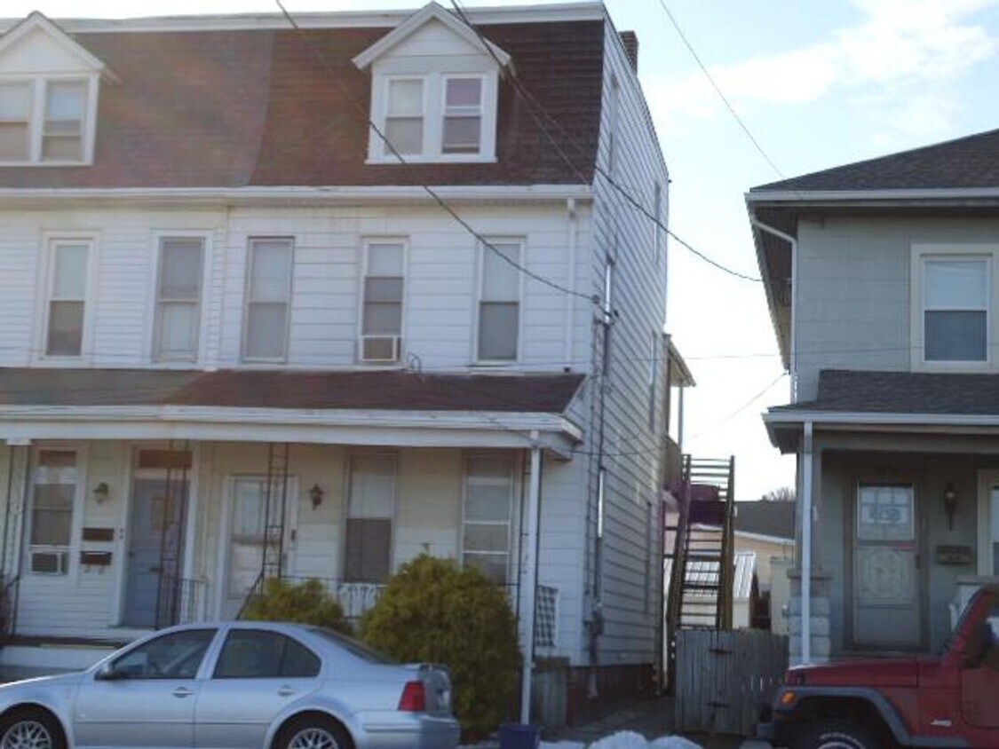 Primary Photo - 502 N Highland Ave