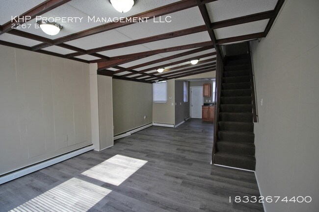 Building Photo - Move In Ready! Newly Renovated 2 Bedroom Home