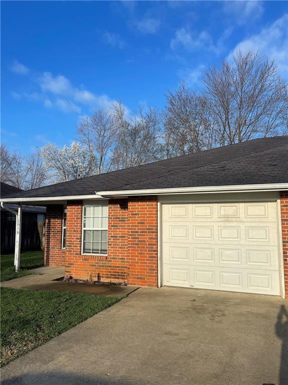 1918 S F St, Rogers, AR 72758 Townhouse for Rent in Rogers, AR