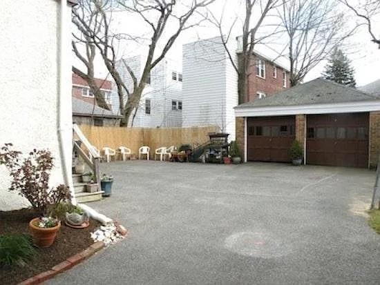 Foto del edificio - 157 Irving Ave