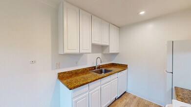 Building Photo - 18173 Happy Ln