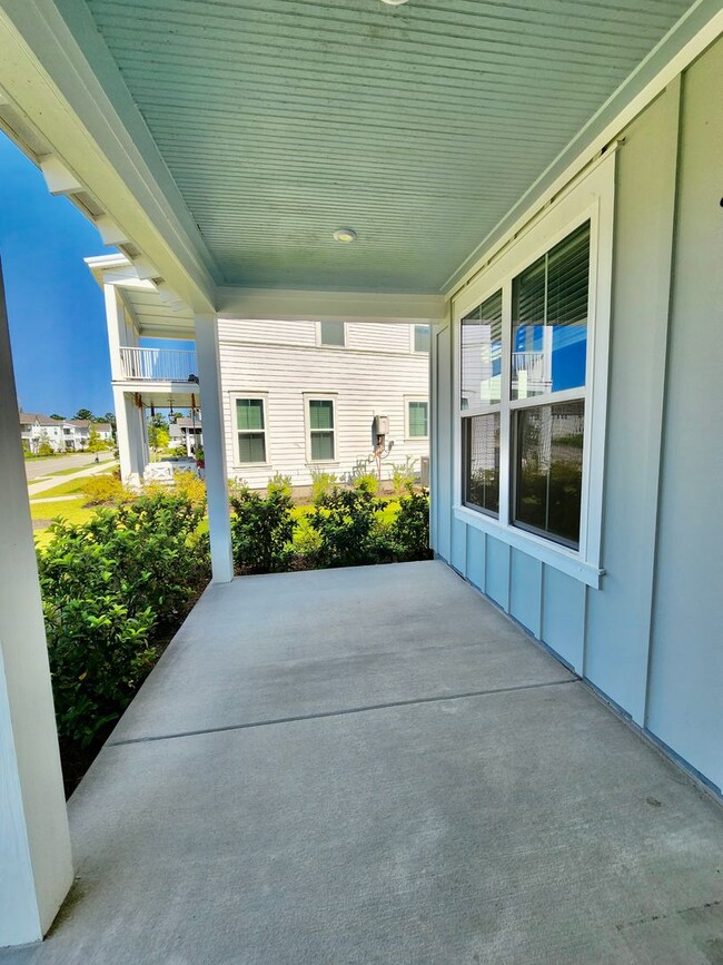 Building Photo - Like new beauty in Point Hope - Charleston