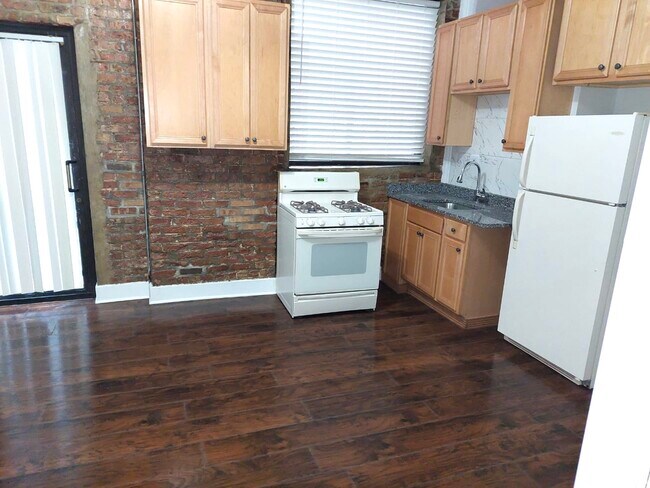 Building Photo - 2543 S Saint Louis Ave