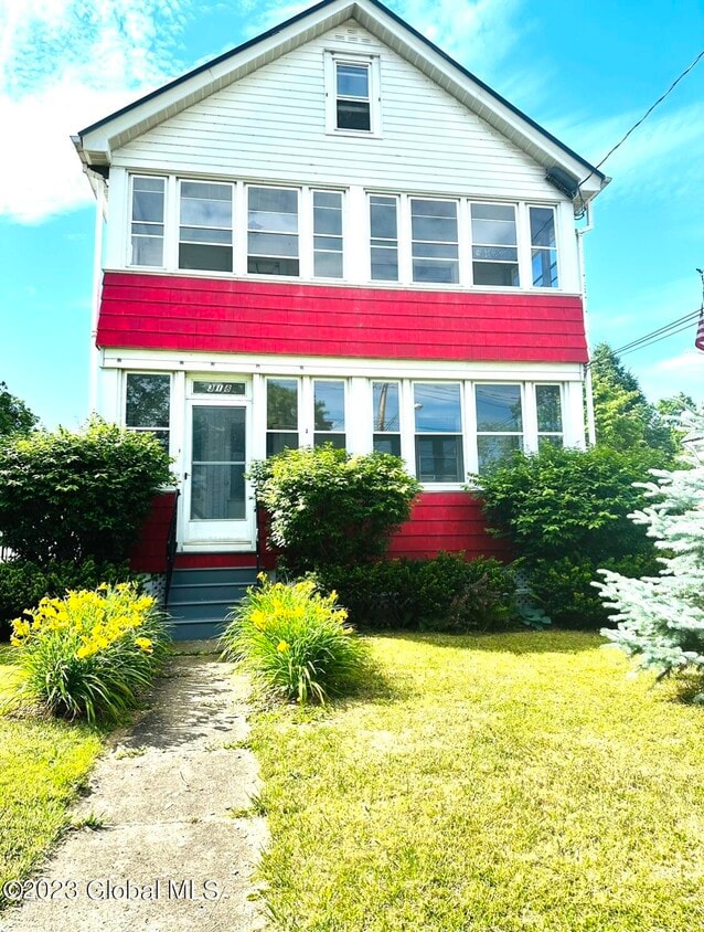 318 Alplaus Ave, East Glenville, NY 12008 Room for Rent in East