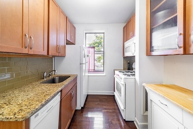 Photo - 42 Van Wagenen Ave House