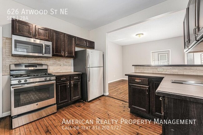 Building Photo - 626 Atwood St NE