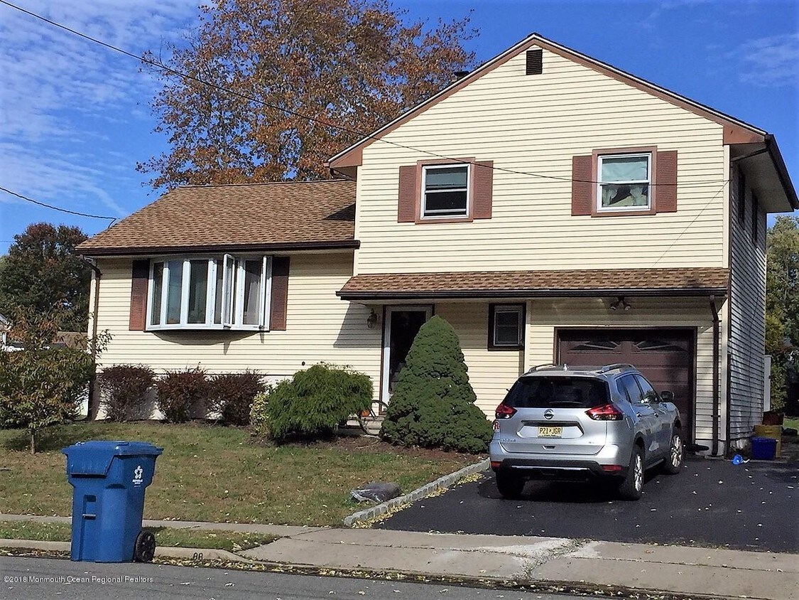 88 Madison Ave, Old Bridge Township, NJ 08857 House Rental in Old