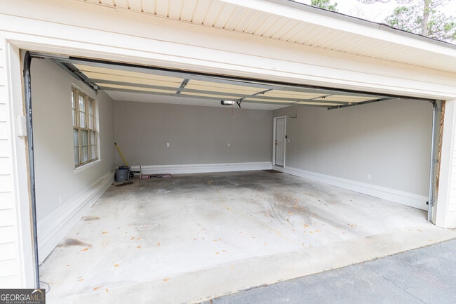 Building Photo - 104 Green Tree Ct