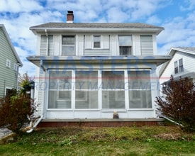 Building Photo - 4219 Parrakeet Ave