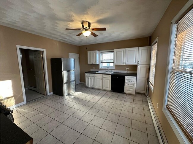 Foto del edificio - 35 Yates St