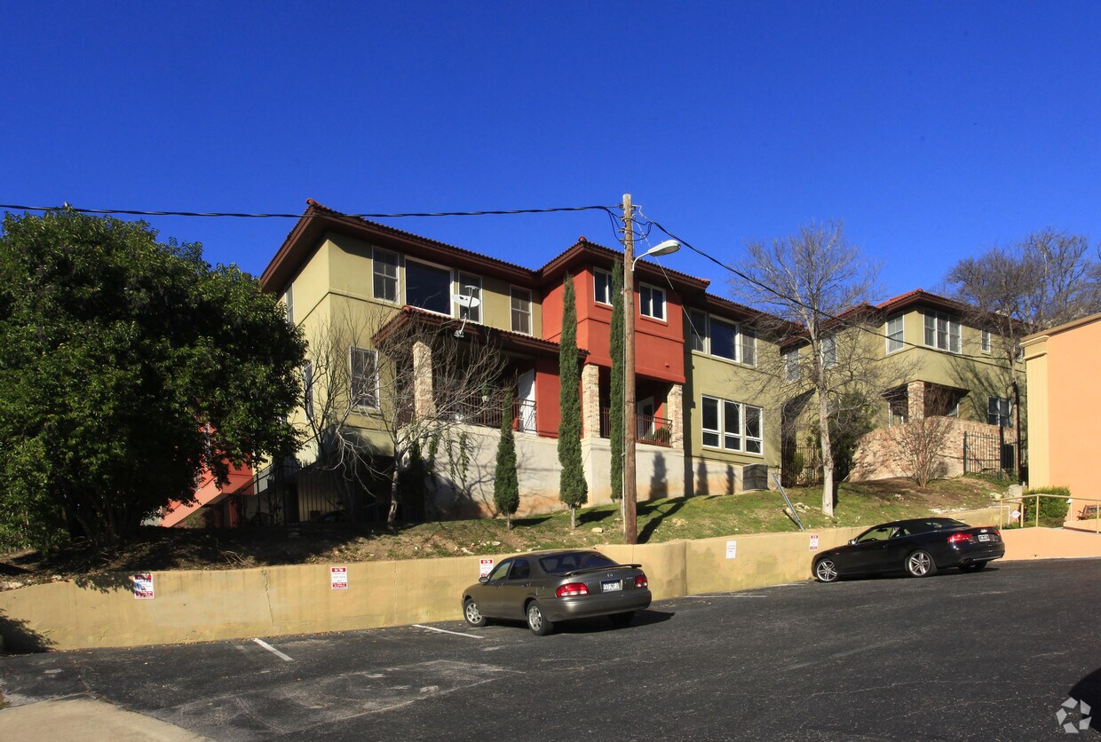 Foto principal - 2101 N Lamar Blvd