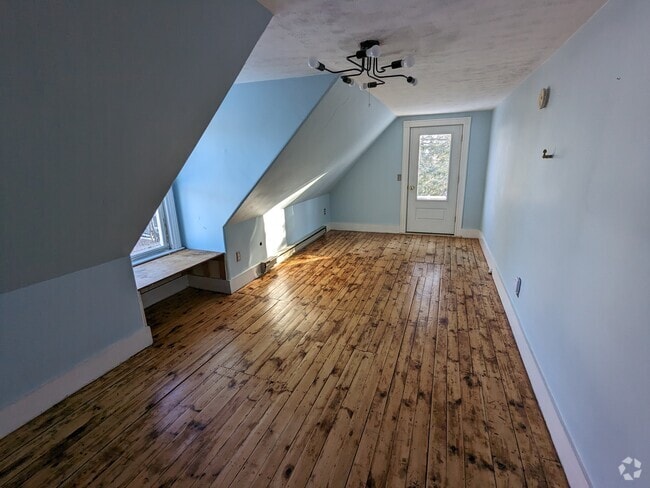 Building Photo - 56 Rackleff St